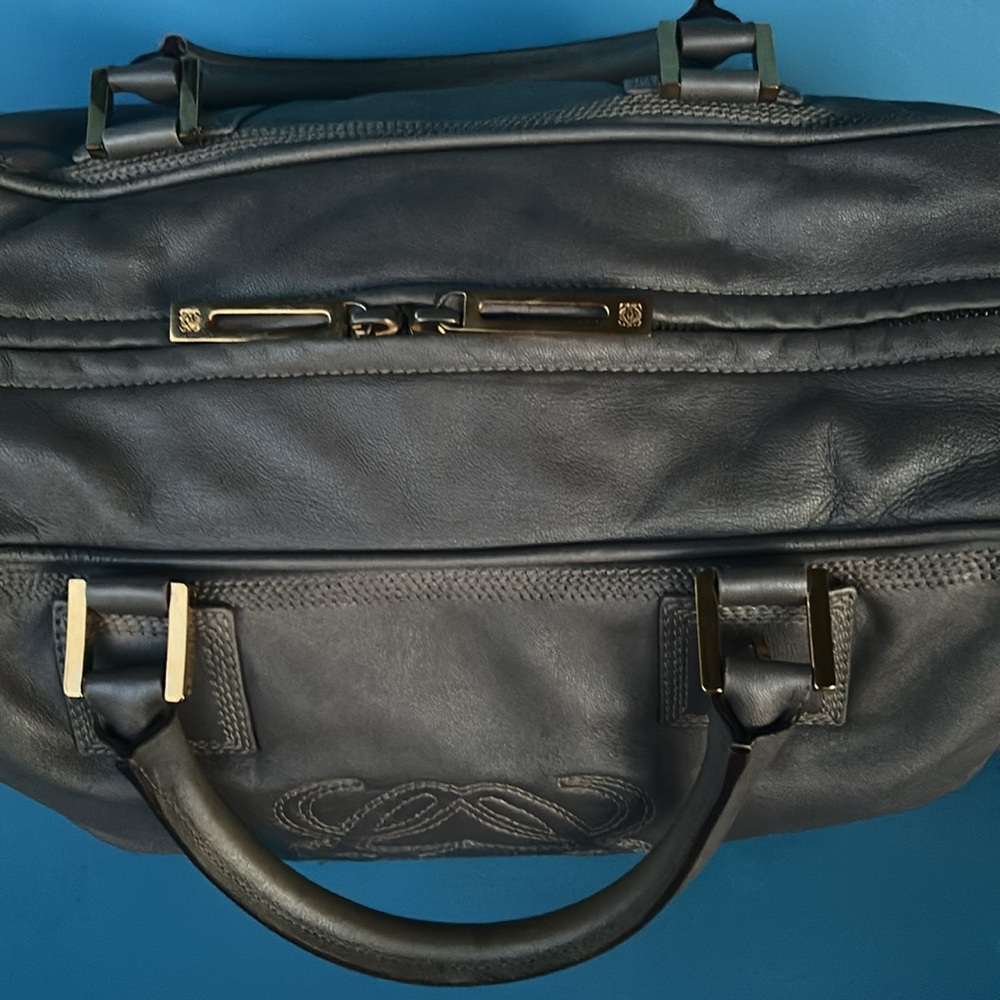 LOVELY LOEWE 🤯🤯🤯 ELEPHANT GREY WITH A TOUCH OF PEARL!!! - Picture 7 of 13